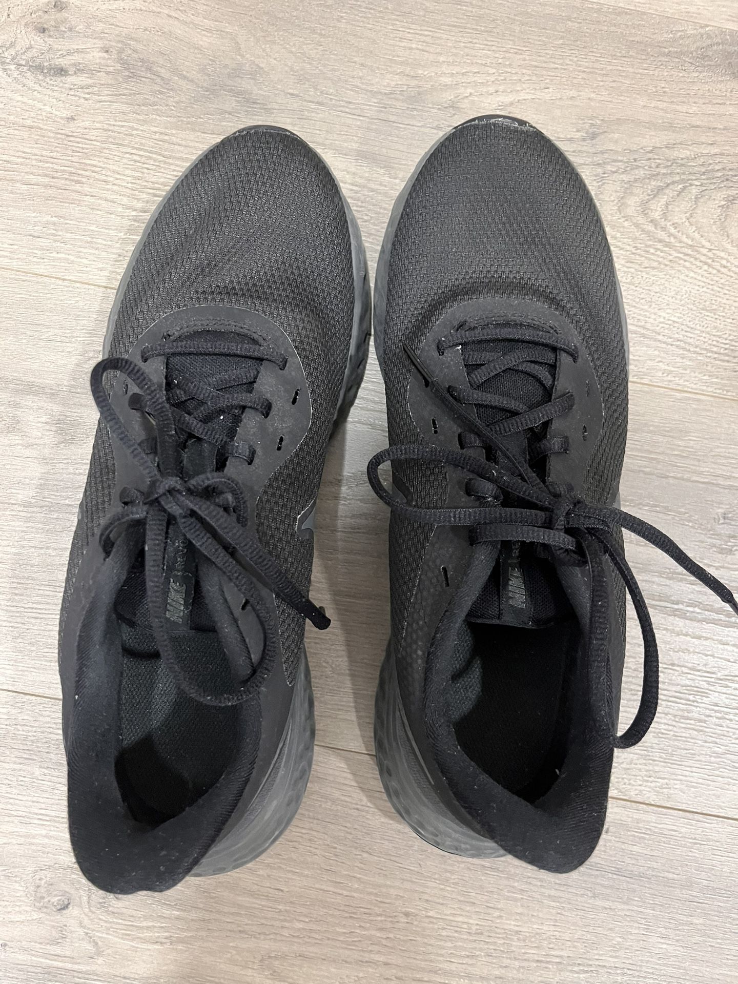Mens Tennis Shoes