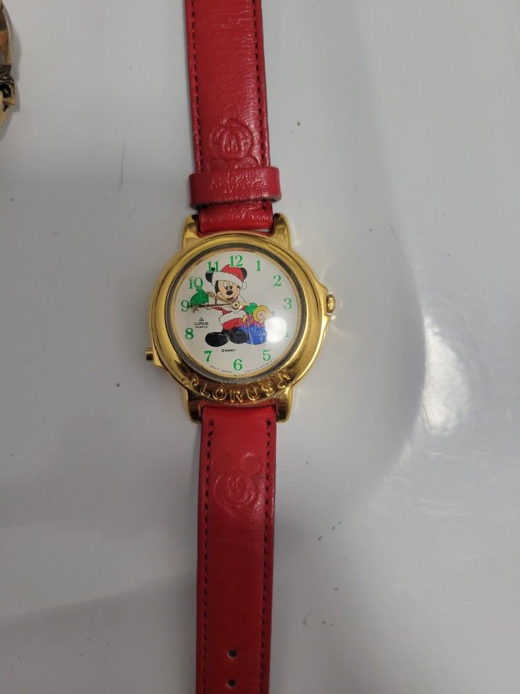 Vintage 1980s Mickey Mouse Lorus Watch