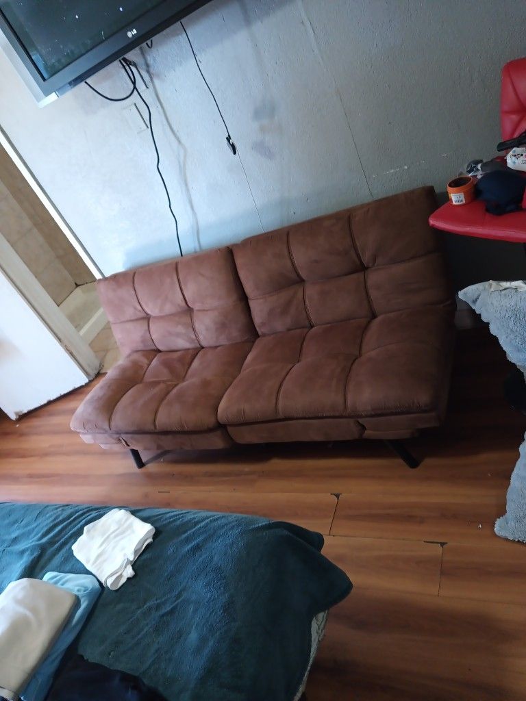 Fold Out Couch  Will Deliver 