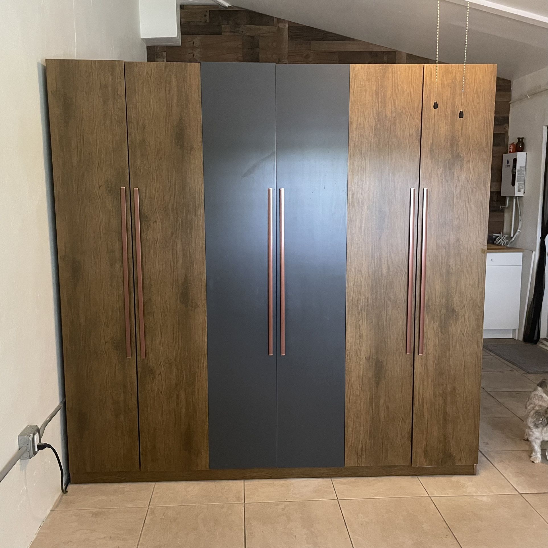 Darriana armoire