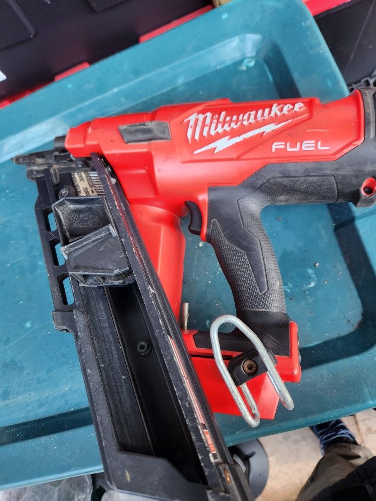 Milwaukee Nail Gun Framing 