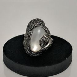 Vintage Sterling Silver Mother of Pearl Marcasite Statement Ring Size 6.75