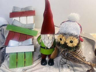 Holiday Decor See Description