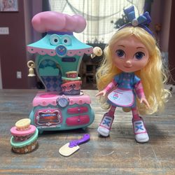 Disney Junior Alice's Wonderland Bakery - Light Up Interactive Toy