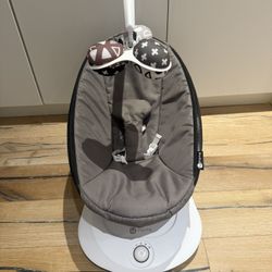4moms mamaRoo Multi-Motion Baby Swing Smart Connectivity