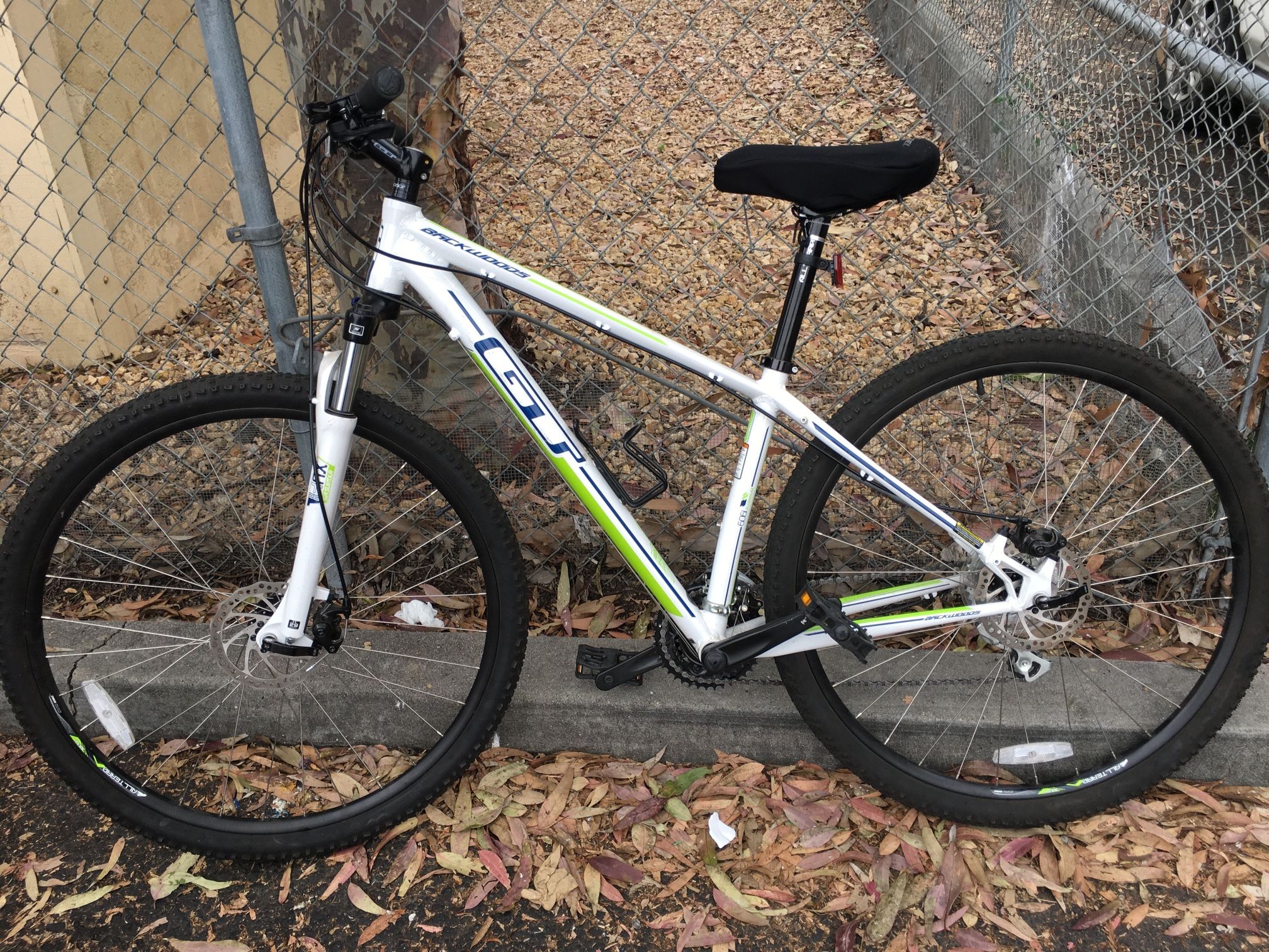GT Backwoods Sport Mountain Bike Aluminum Frame 29” for Sale in San