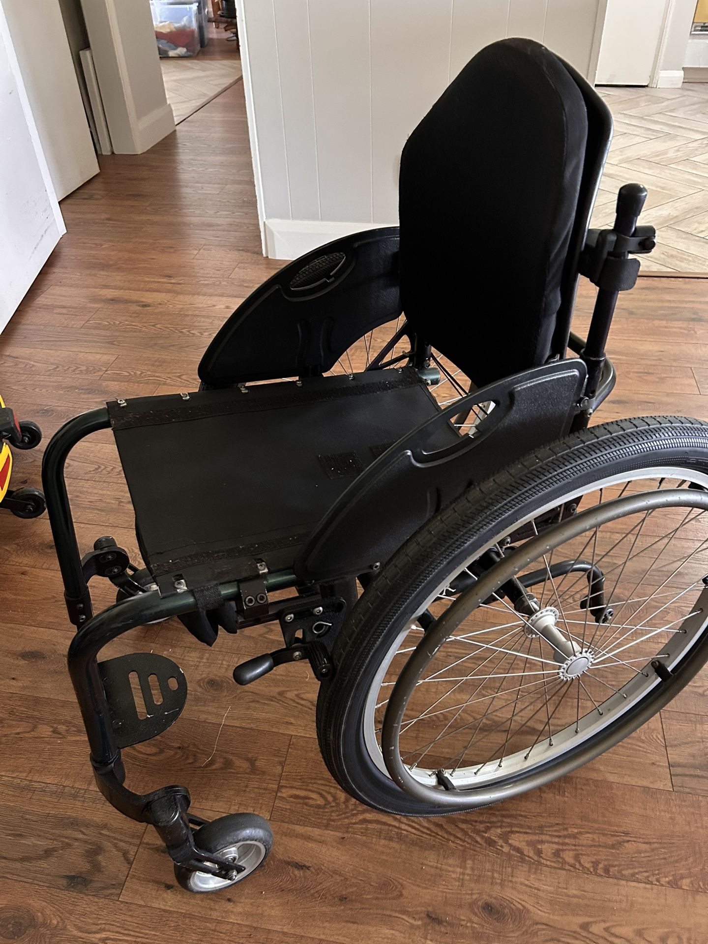 Sunrise Quickie XTR 16 X 18 Rigid Wheelchair