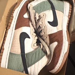 Nike Woman’s Dunk High lx White Brown Green 