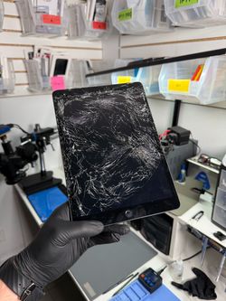iPad Screen / iPad Repairs / Front Screen Replacement