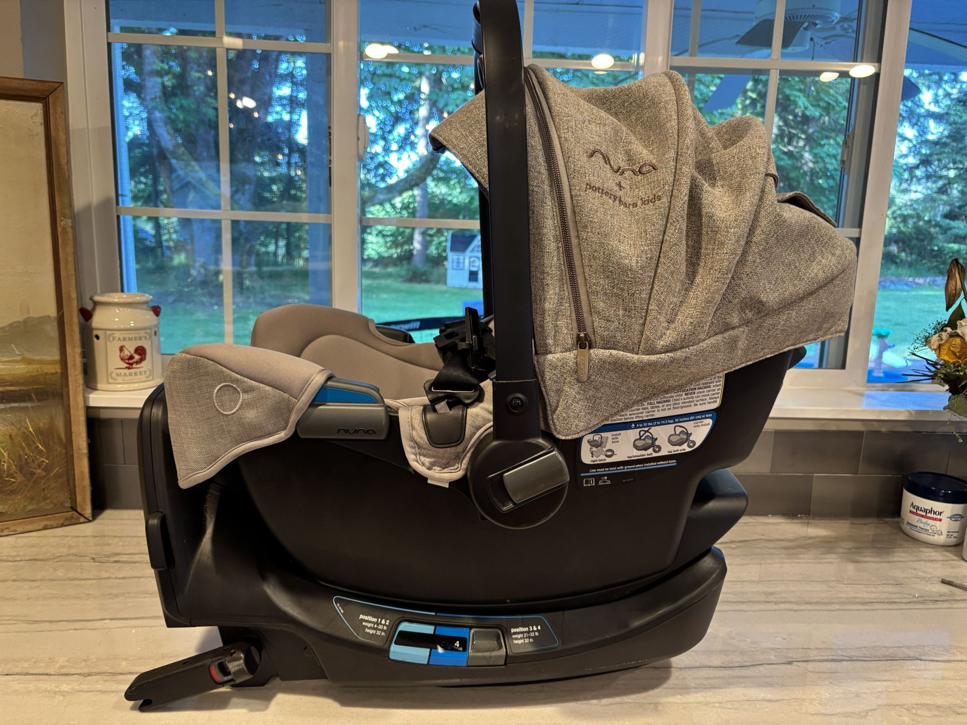 Nuna Pipa Car seat With Base