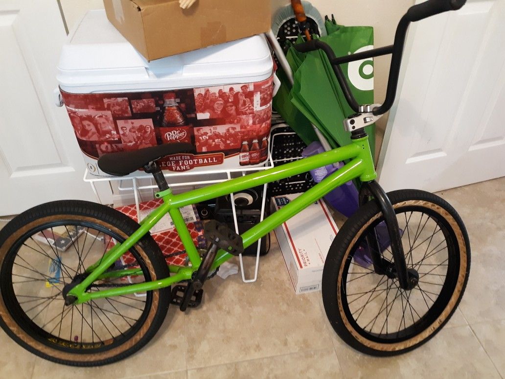 Sunday watermelon best sale bike for sale
