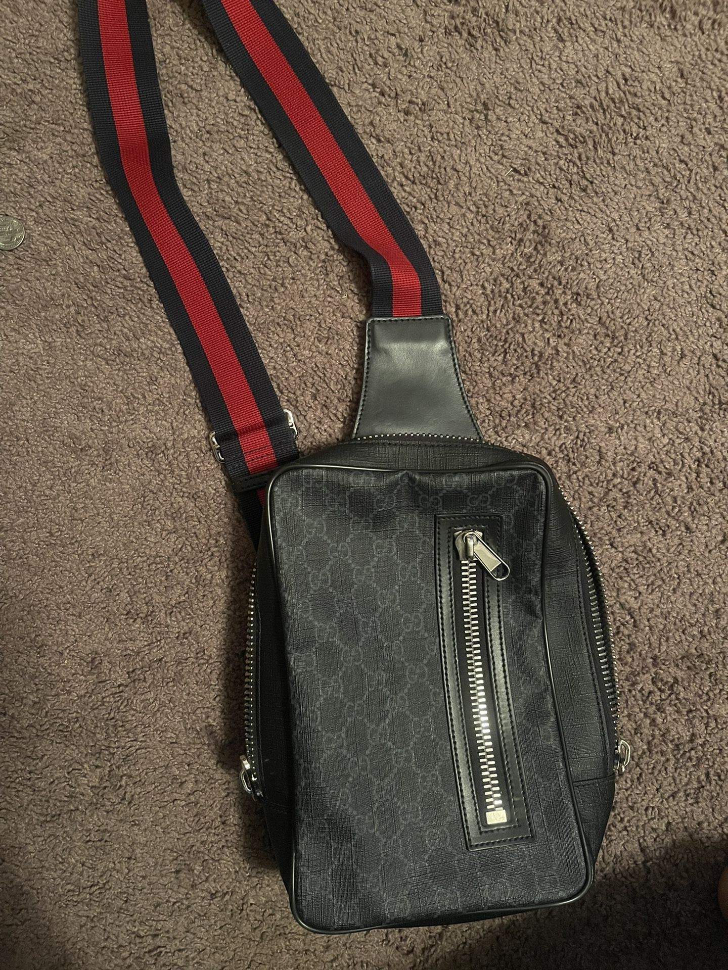 GUCCI GG Supreme Web Belt Cross Body Bag In Black