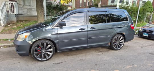2005 Honda Odyssey Minivan – Custom Wheels