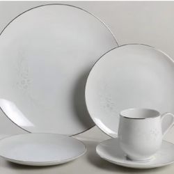 Sango of Japan china in the Cantata pattern  #6202