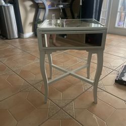 2 Matching Mirrored Side Tables With Drawer