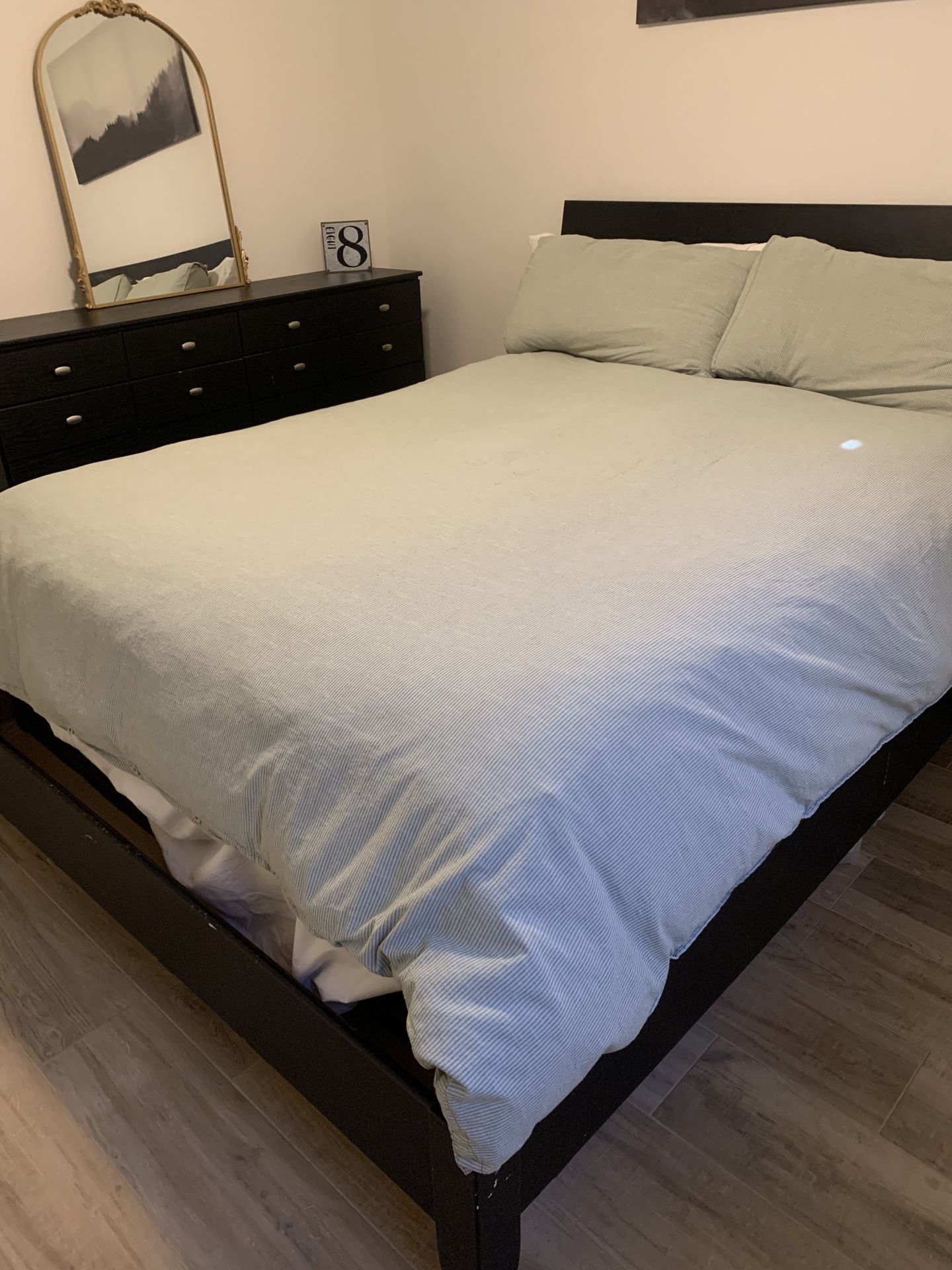 Bedroom Furniture Set