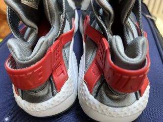 size 2.5y nike huaraches