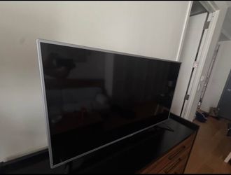 LG 47 Inch 1080p Smart TV, 47LB5900, Works Perfectly