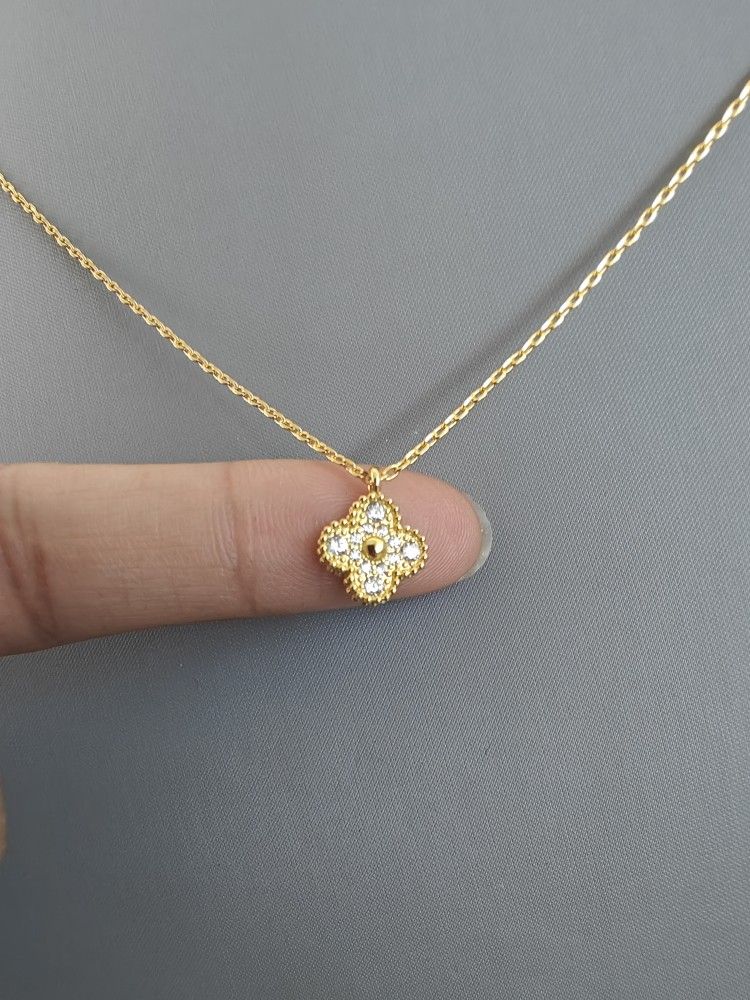 VCA Zirconia Stone Necklace