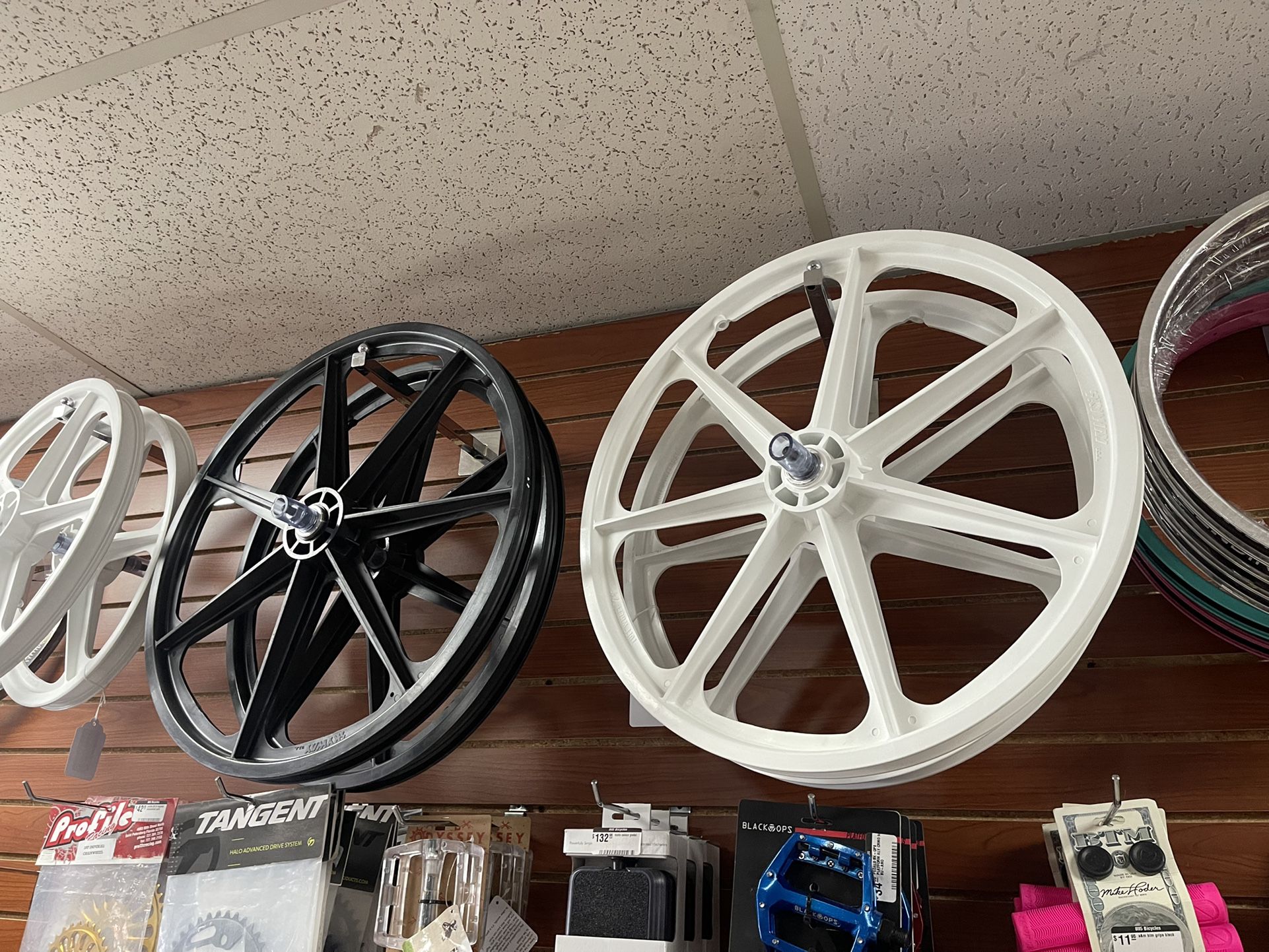 Skyway Bicycle Mags Bmx Cruiser NEW!!!! 24”