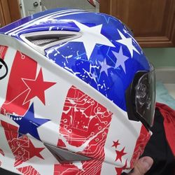 SIZE M BILT AMERICAN FLAG HELMET WITH DROP DOWN SUN VISOR