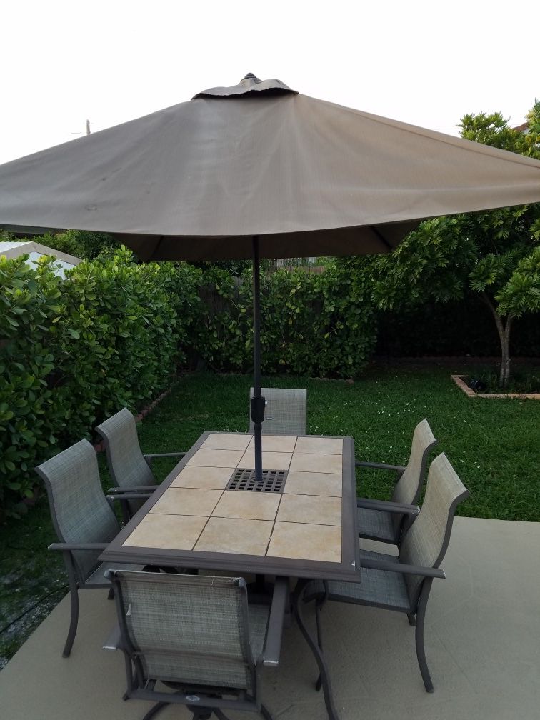 Patio Furniture with Umbrella