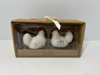 Farmhouse salt and pepper shakers