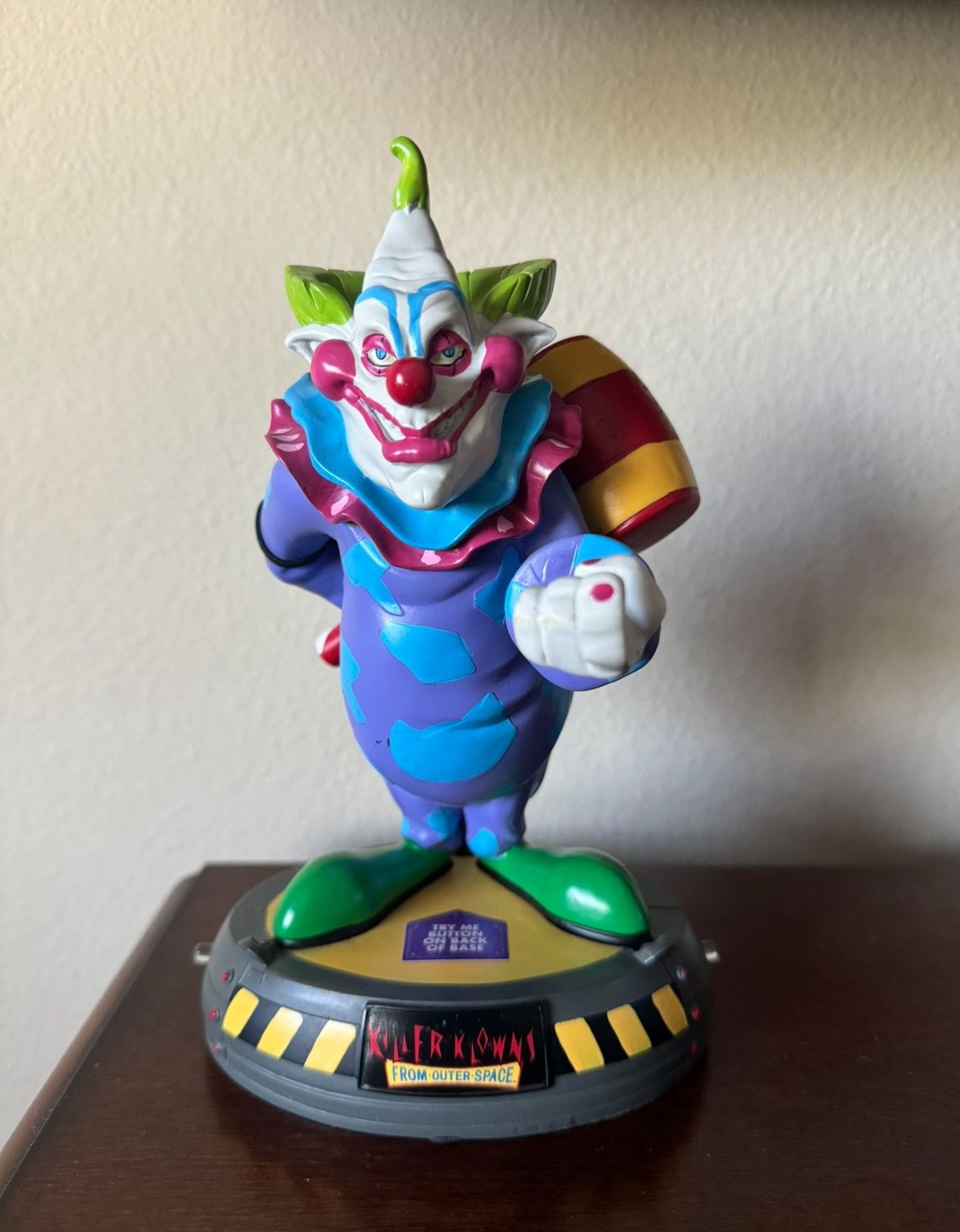 Killer Klowns From Outer Space Jumbo with LED Lights