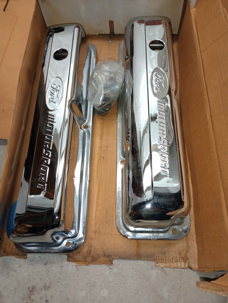 Ford Valve Covers And Hardware