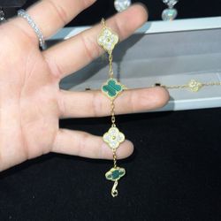 7.5 Inch 14k Gold Plated Moissanite Van Cleef Bracelet 