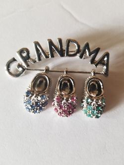 Grandma pin/brooch