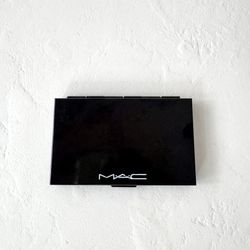 MAC BLUSH AND EYE SHADOW PALETTE