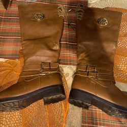 Micheal Kors Boots 