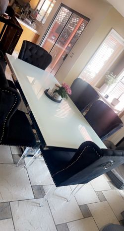 Luxury Dining Table With 6 Chairs