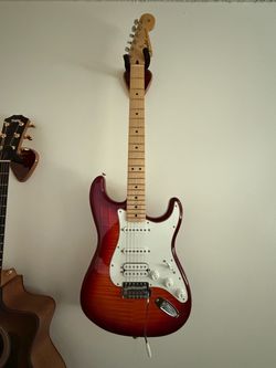 2016 fender Standard Stratocaster HSS Plus Top, Maple Fingerboard, Aged Cherry Burst MIM
