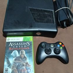 Xbox 360 Slim Console With Controller And Game.  Works 