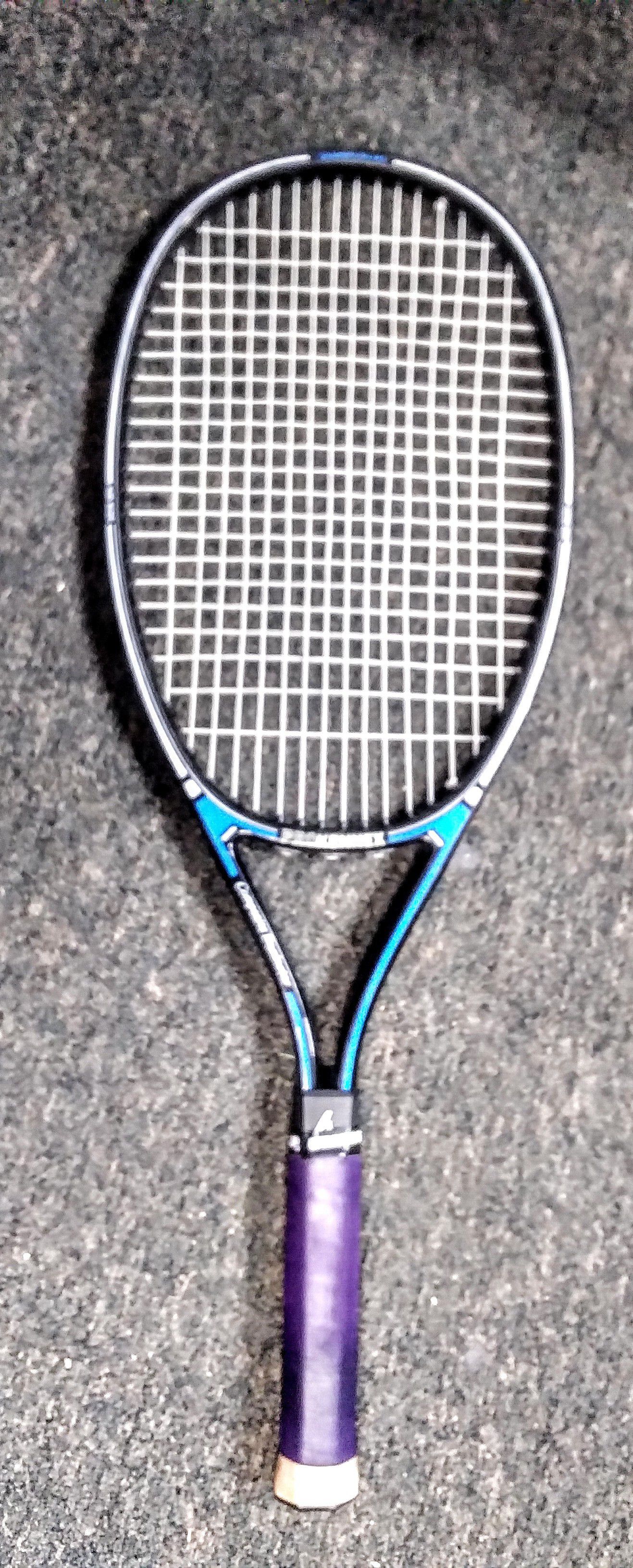 Pro__ kennex Tennis. Racket. The composite. Dominator