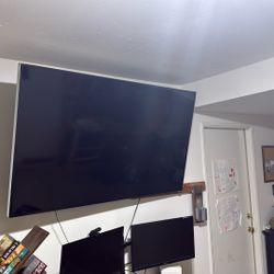 Vizio M701D-A3 - 70 Inch TV With Wall Mount