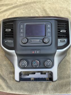 2020- 2024 Ram 2(contact info removed) radio full console