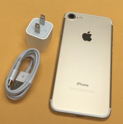 iPhone 7 32GB FACTORY UNLOCKED
