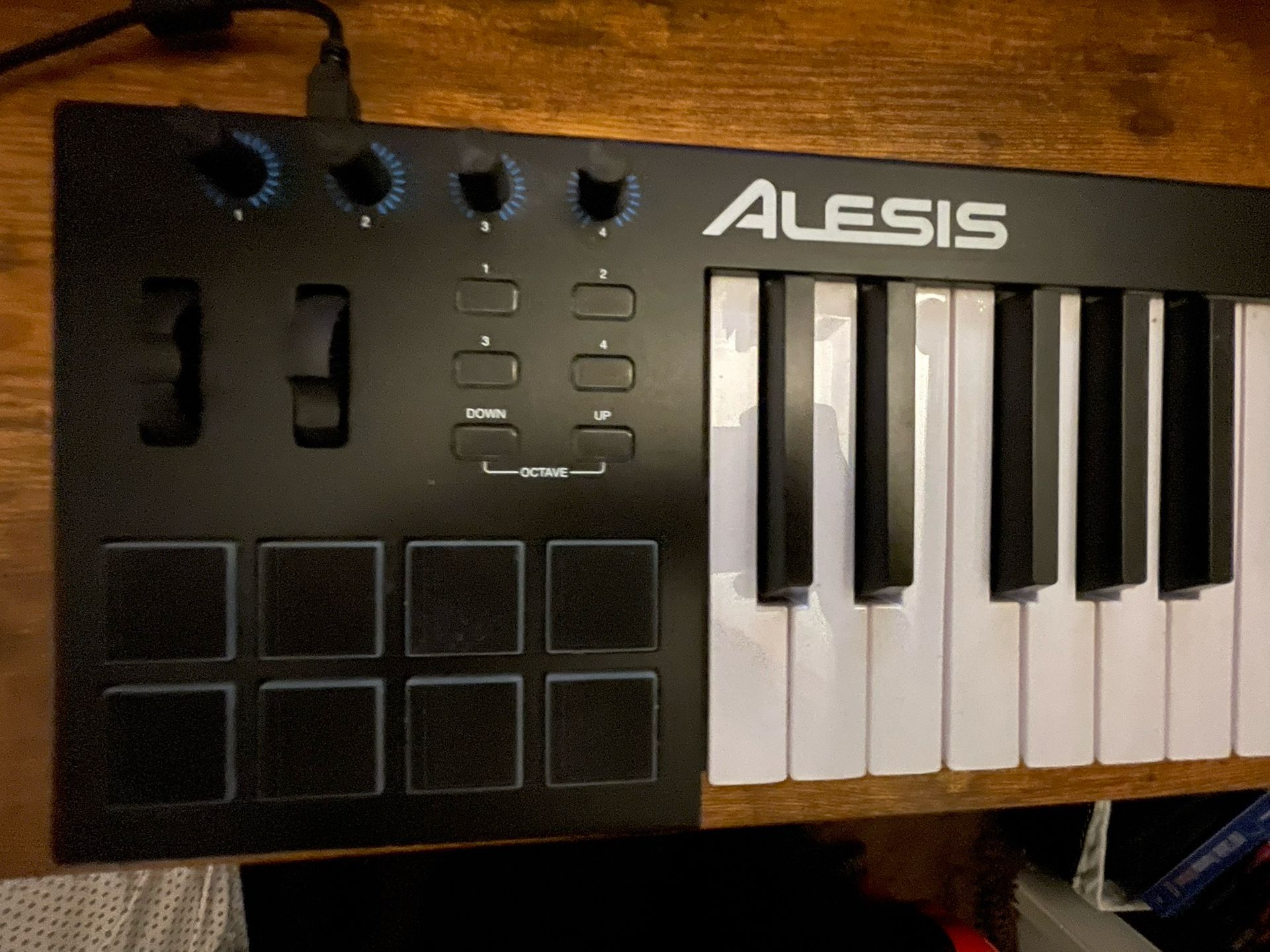 Alesis V49 - 49 Key USB MIDI Keyboard Controller with 8 Backlit Pads, 4 Assignable Knobs and Buttons