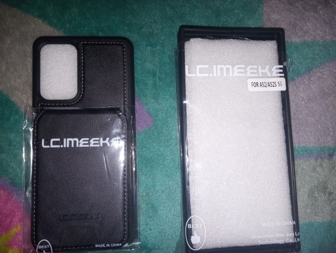 Phone Cases Both Come With Magnetic Wallets