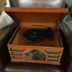 Retro Record Player With Speakers