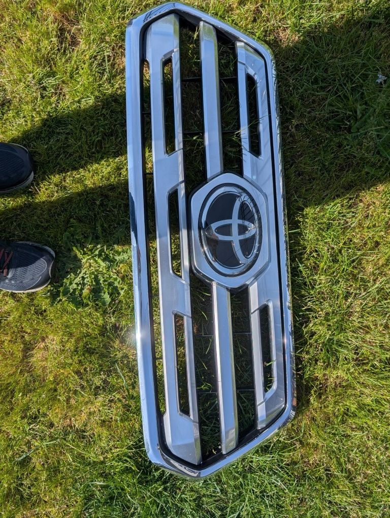 2019 Toyota Tacoma Limited OEM Grill 3rd Gen