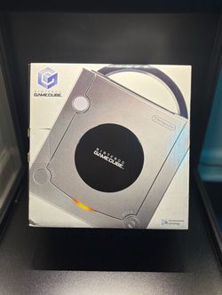Nintendo Gamecube Platinum L. E. USA Console, Near Mint, Collector Quality