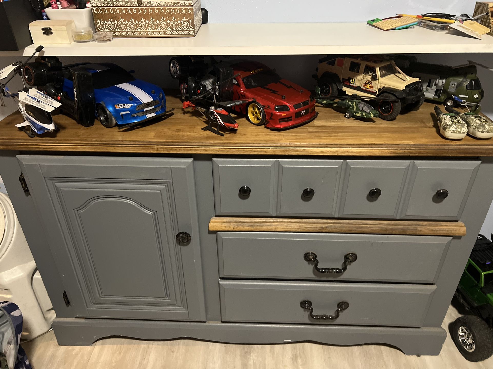 Dresser