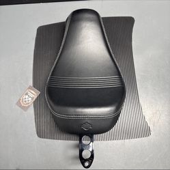 (contact info removed)8 OEM NTO 2004-2022 HARLEY-DAVIDSON SPORTSTER XL1200N SOLO SEAT