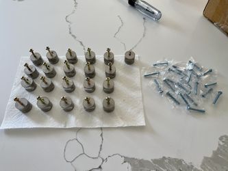 Contemporary Kitchen/Bath Cabinet Knobs - 20 Pieces 