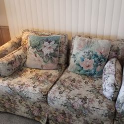 Free Love Seat