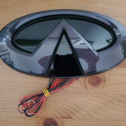 Infiniti FX35 Illuminated Emblem
